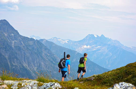 Hikers on Jade Lakes trail in Mount Revelstoke National Park