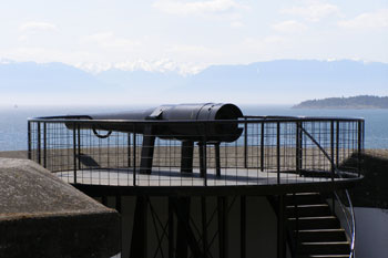 Upper Battery displaying a Disappearing 6” Gun barrel.