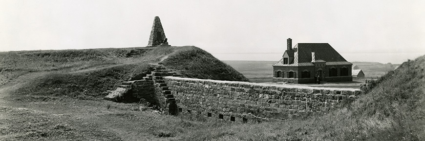 A vintage image of the fort and the museum in the 1920s