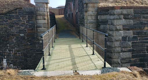 Section D – Le pont à l’entrée du fort Charlotte. 