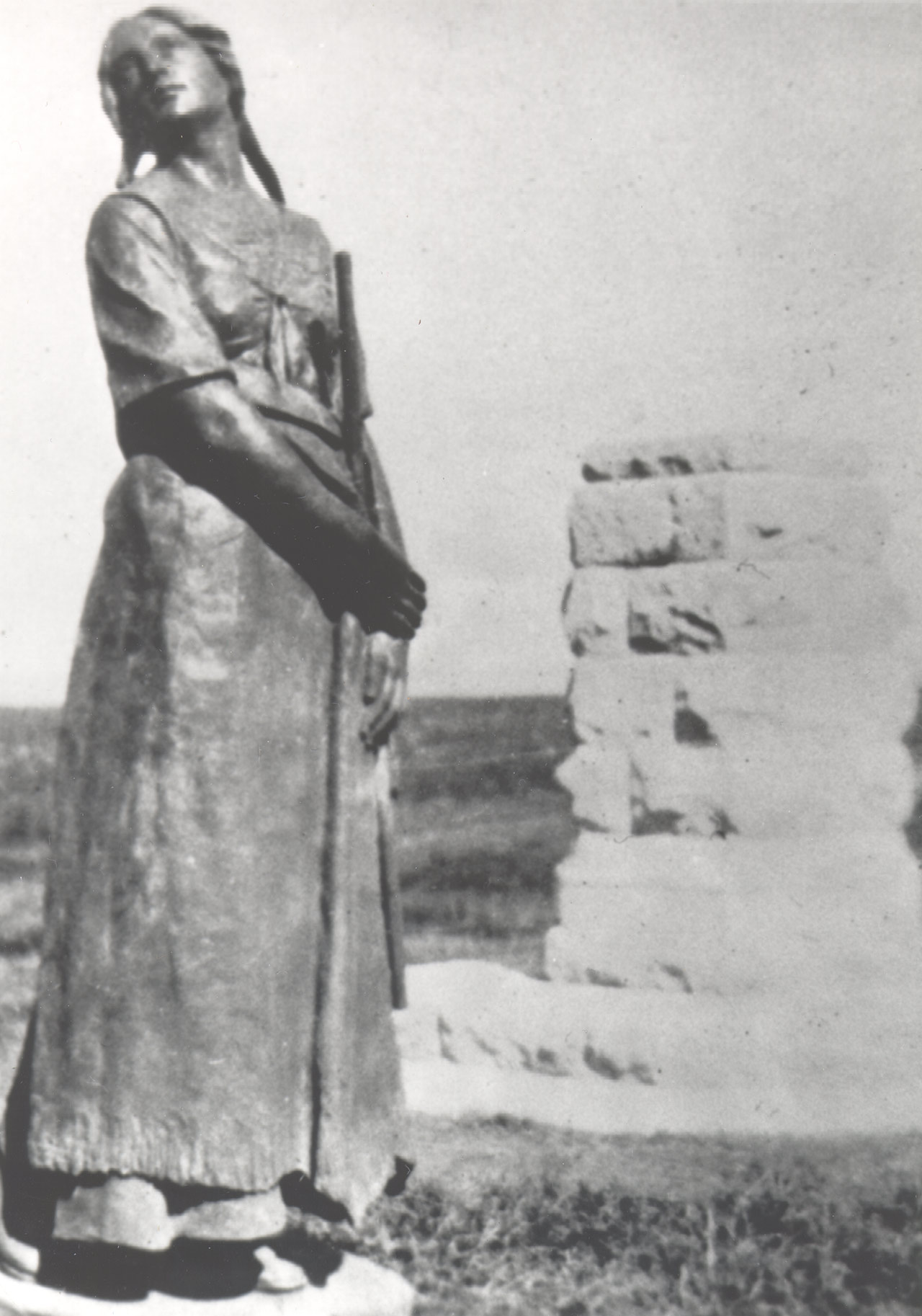 Une photo de la statue d'Évangéline.