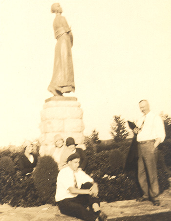 The statue representing Evangeline