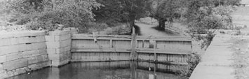 Image ancienne du vieux canal de Carillon