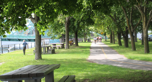 Picnic tables and bike path at the Gauron-Lafleur Station