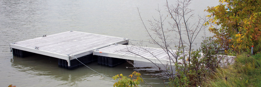 Private dock installed in the narrow channel of the Canal de Chambly