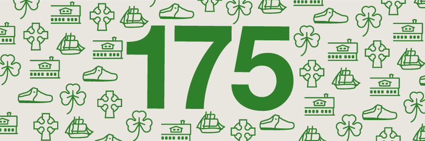 Logo célébrations vert avec un soulier, un bateau à voiles, le chiffre 175, une croix celtique, un trèfle et un bâtiment 