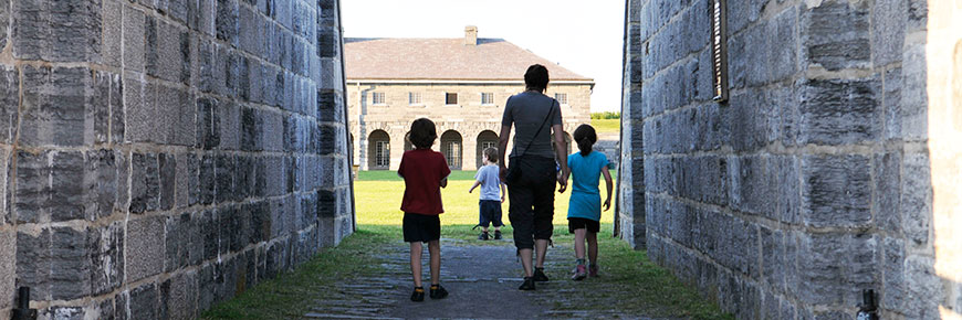 Family coming in Fort Lennox