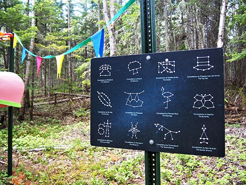 Explanatory board of the fun trail