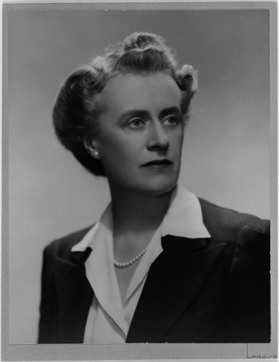 Thérèse Casgrain vers 1950 © A. Larose / Bibliothèque et Archives Canada | Library and Archives Canada / PA-178194