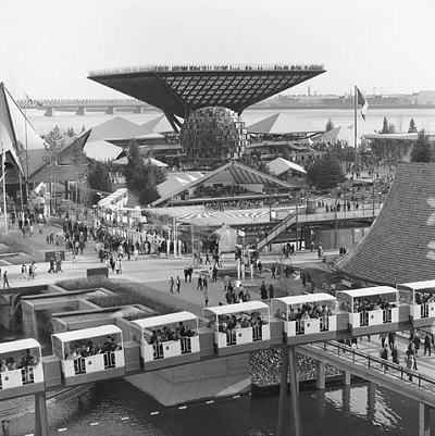 Crowd in front of the Canada Pavilion at Expo 67 © Bibliothèque et Archives Canada | Library and Archives Canada