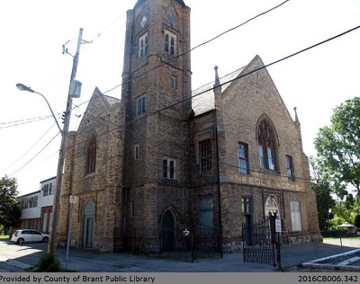 Façade and north elevation on Church street (© Courtesy of the County of Brant Public Library | Gracieuseté de la bibliothèque publique du compté de Brant / 2016B006.342)