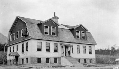 Carcross Indian Residential School, Yukon © Canada. Dept. of Interior | ministère de l'Intérieur / Library and Archives Canada | Bibliothèque et Archives Canada / PA-044668